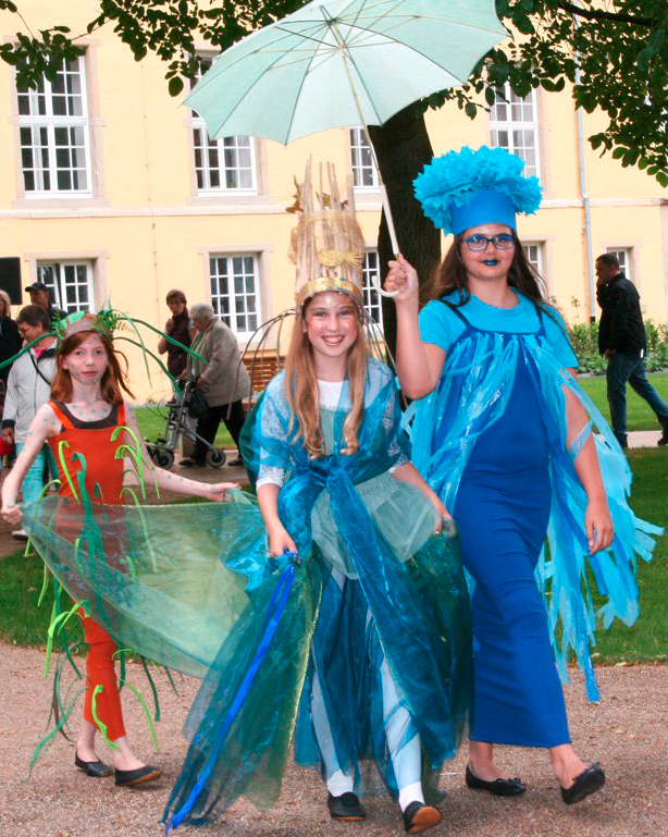 Berkel – Alles im Fluss – Kinder in Blau